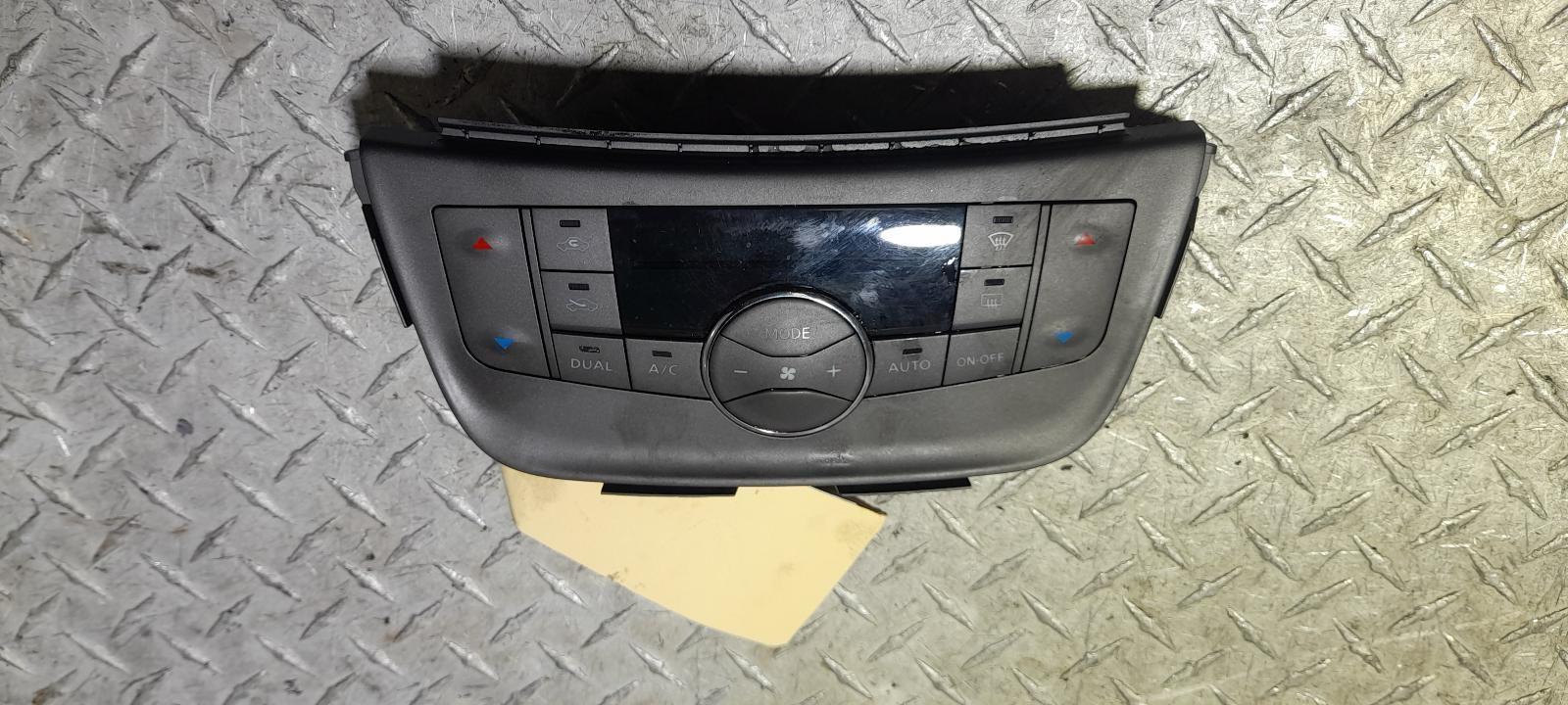 View Auto part Heater/Ac Controls Nissan Pulsar 2013