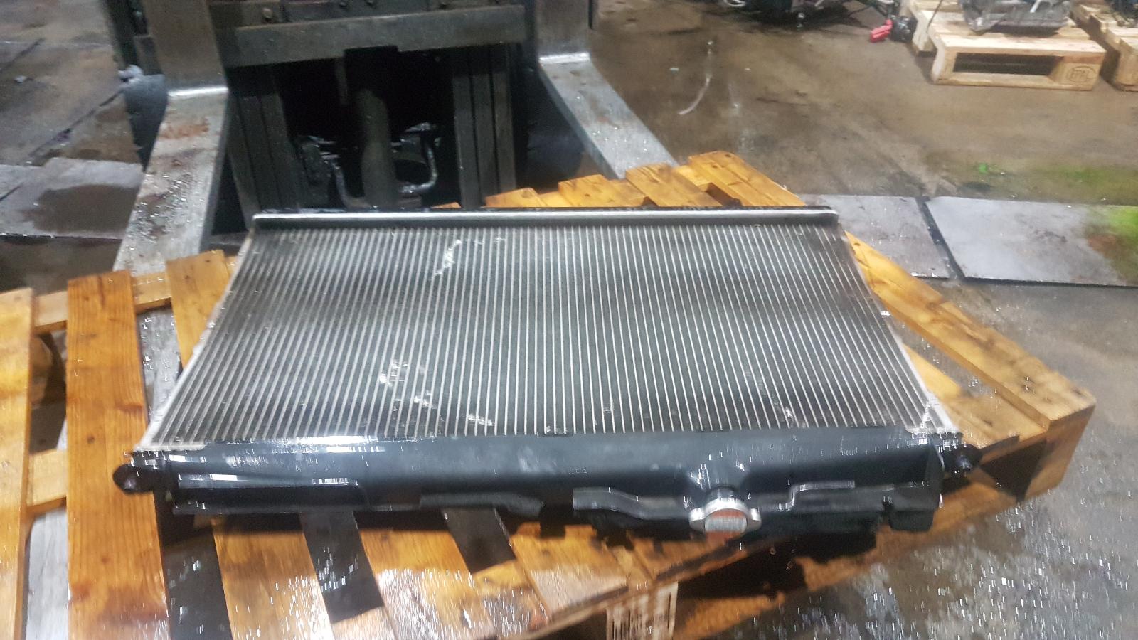 View Auto part Radiator Hyundai Santa Fe 2009