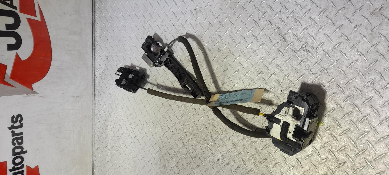 View Auto part Door/Boot/Gate Lock Nissan Dualis 2012