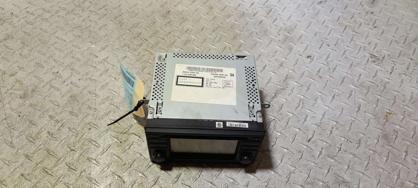 View Auto part Radio/Cd/Dvd/Sat/Tv Nissan Dualis 2013