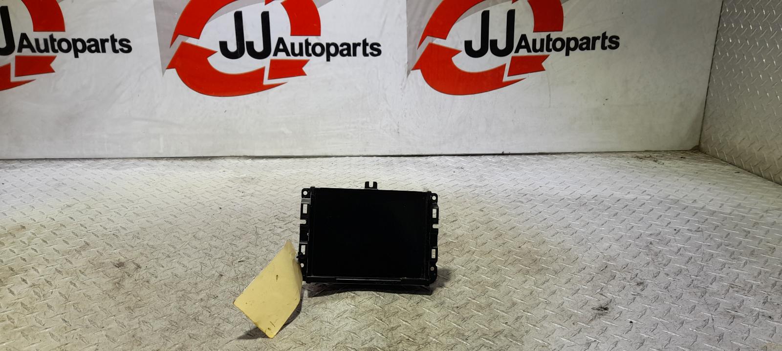 View Auto part Radio/Cd/Dvd/Sat/Tv Jeep Grandcherokee 2015