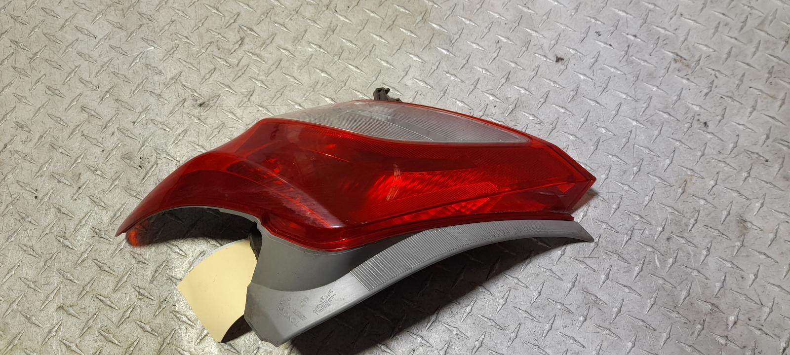 View Auto part Right Taillight Toyota Yaris 2013