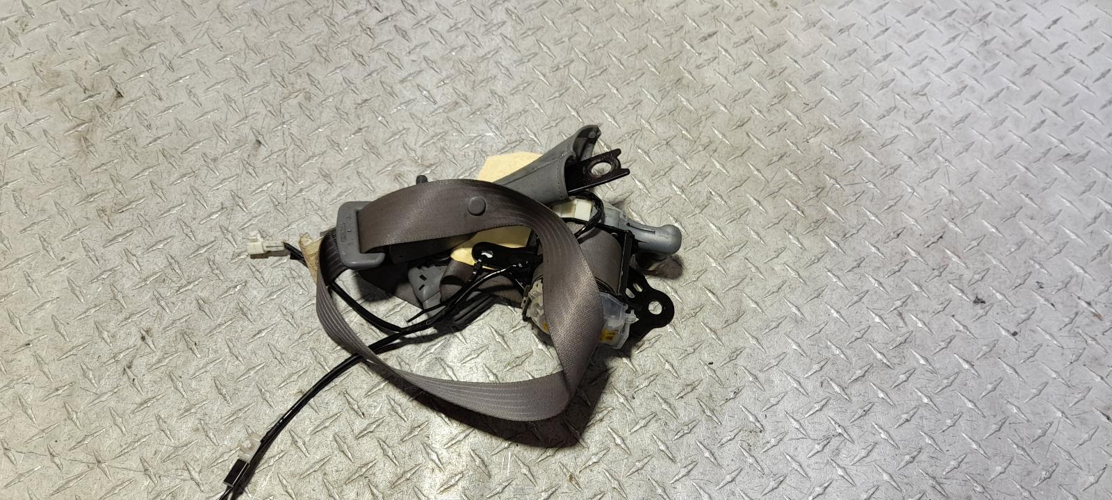 View Auto part Seatbelt/Stalk Toyota Hilux 2010