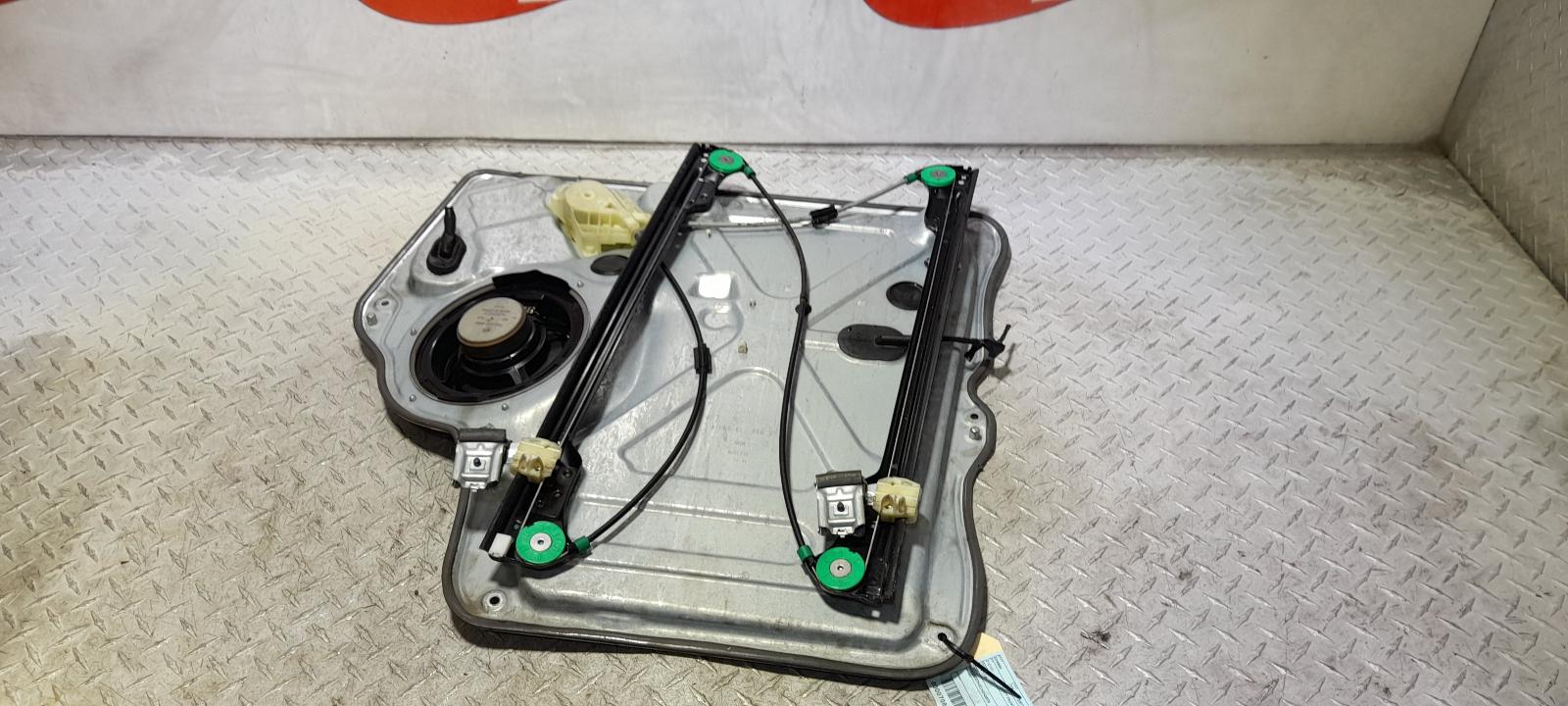 View Auto part Left Front Window Reg/Motor Volkswagen Transporter 2017