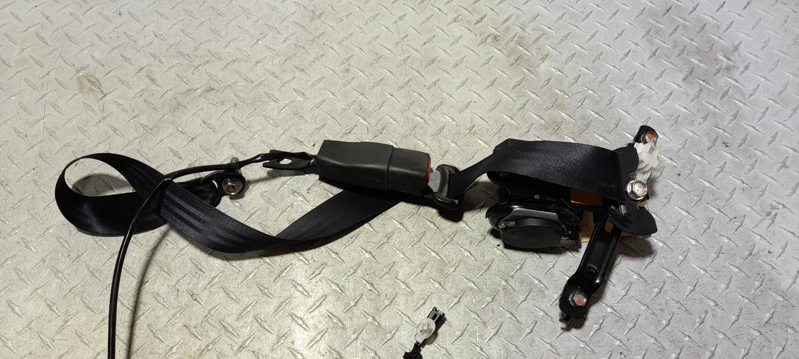 View Auto part Seatbelt/Stalk Mitsubishi Asx 2015