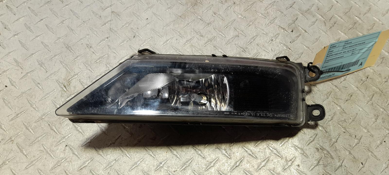 View Auto part Right Indicator/Fog/Side Volkswagen Tiguan 2017
