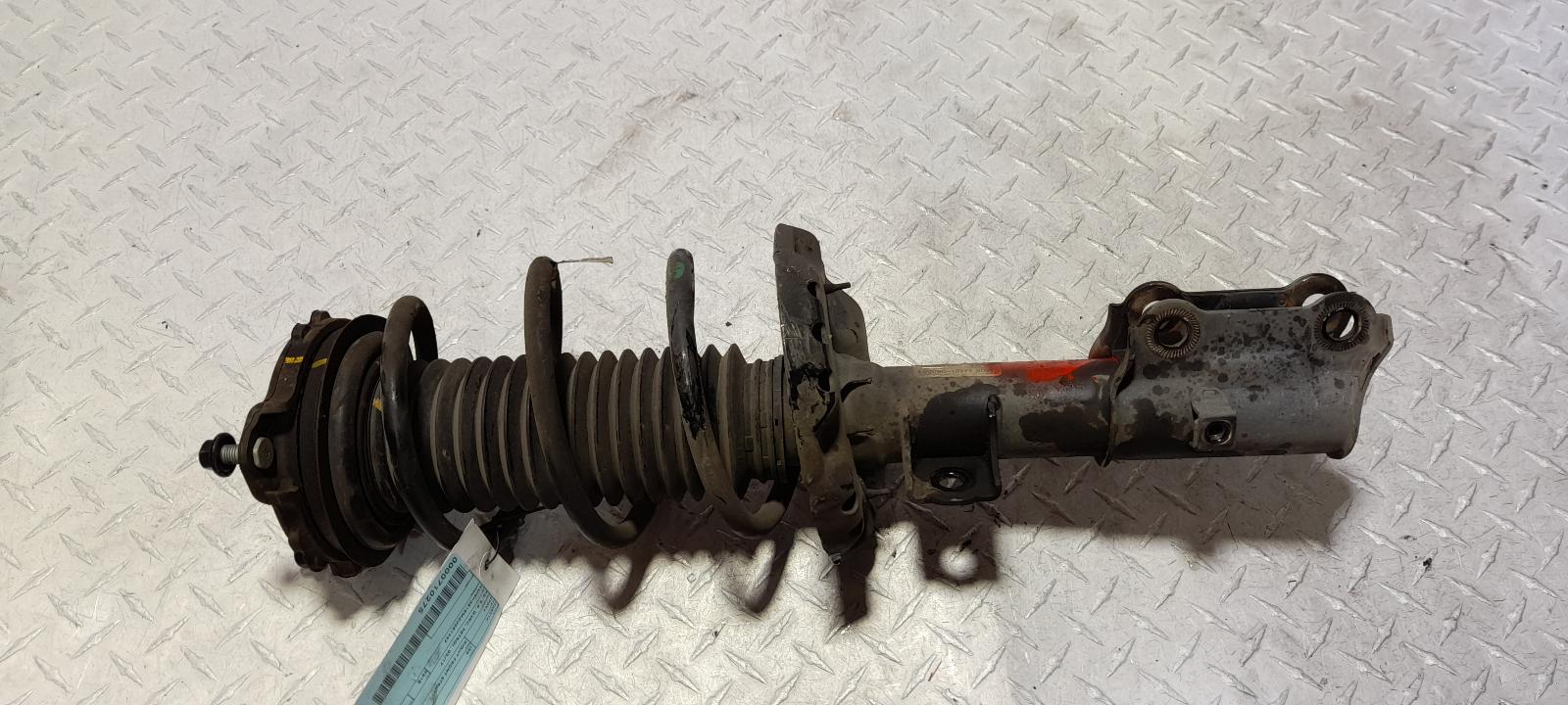 View Auto part Right Front Strut Hyundai I30 2018