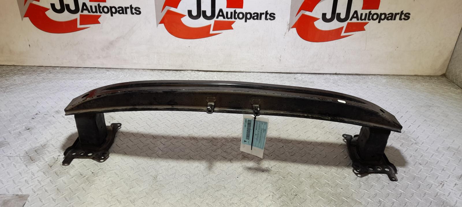 View Auto part F/Bar Reinforc/Brack Volkswagen Passat 2011