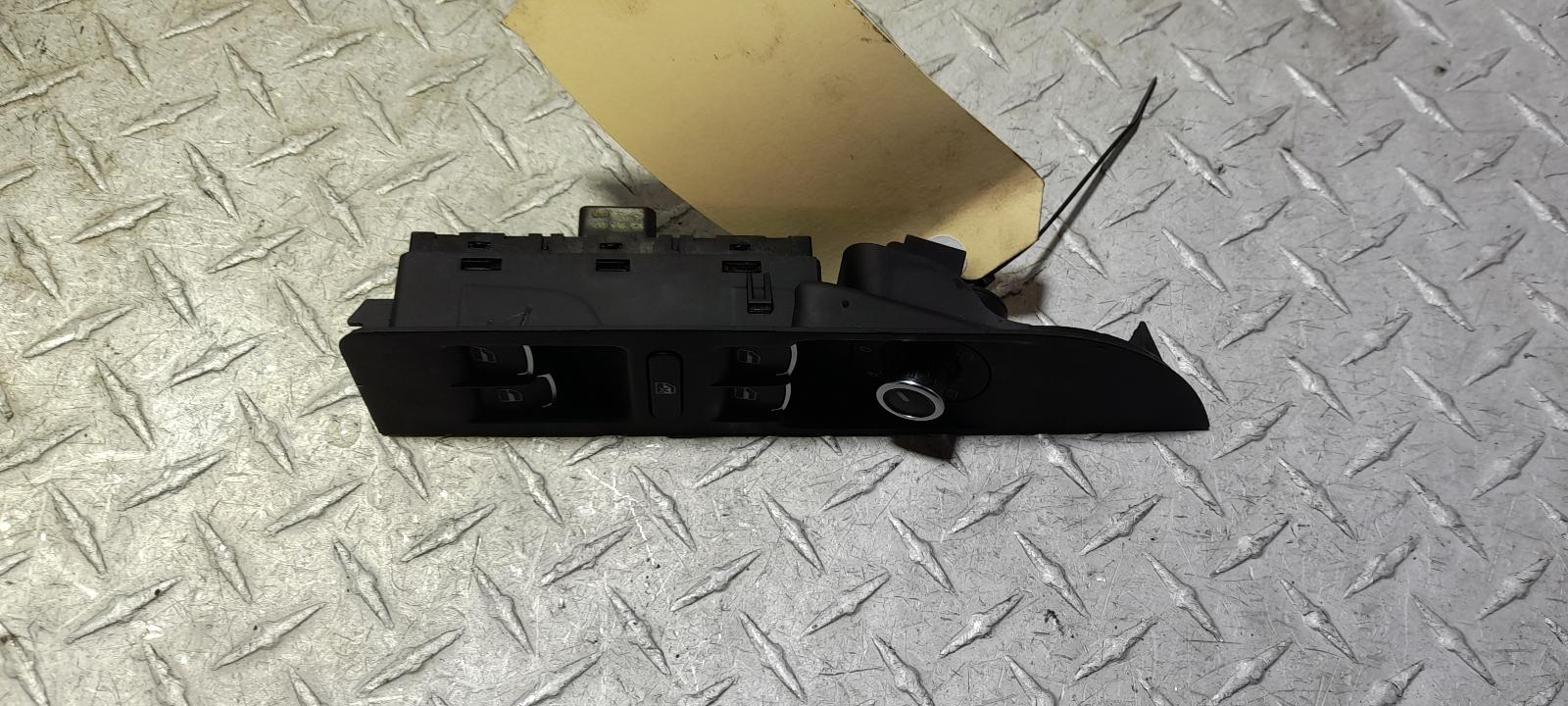 View Auto part Pwr Dr Wind Switch Volkswagen Passat 2011