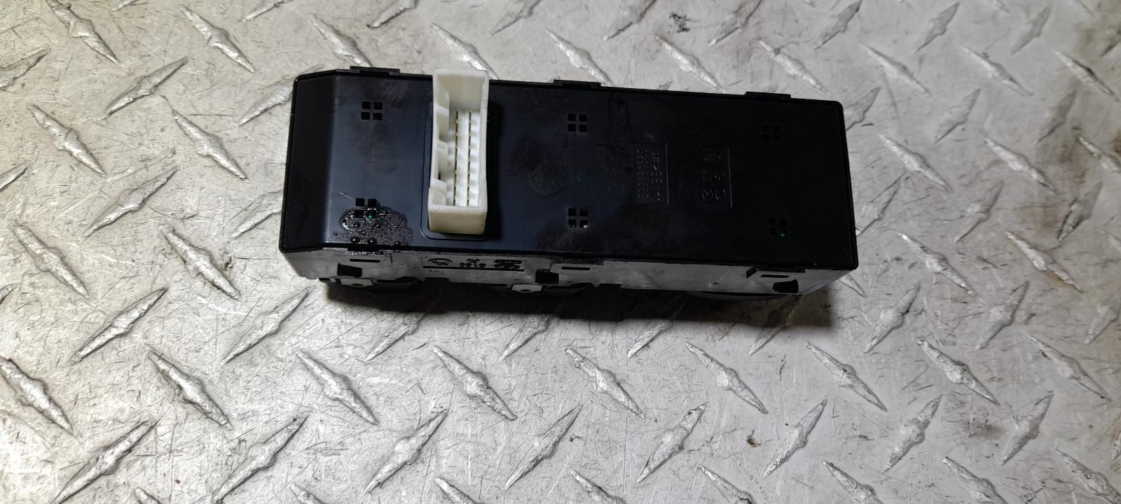 View Auto part Pwr Dr Wind Switch Kia Picanto 2017