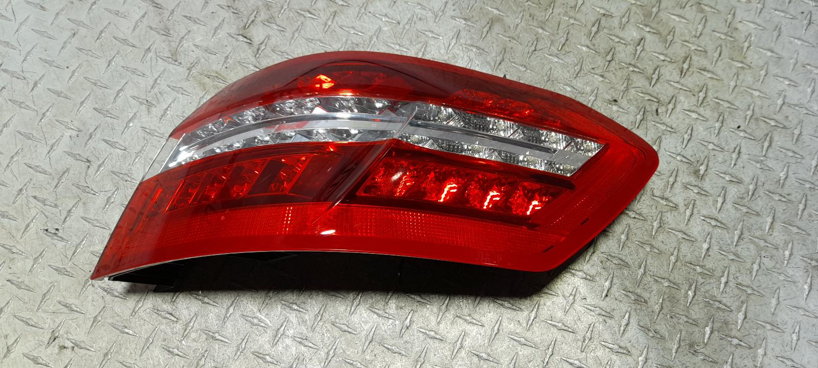View Auto part Right Taillight Mercedes E Class 2010