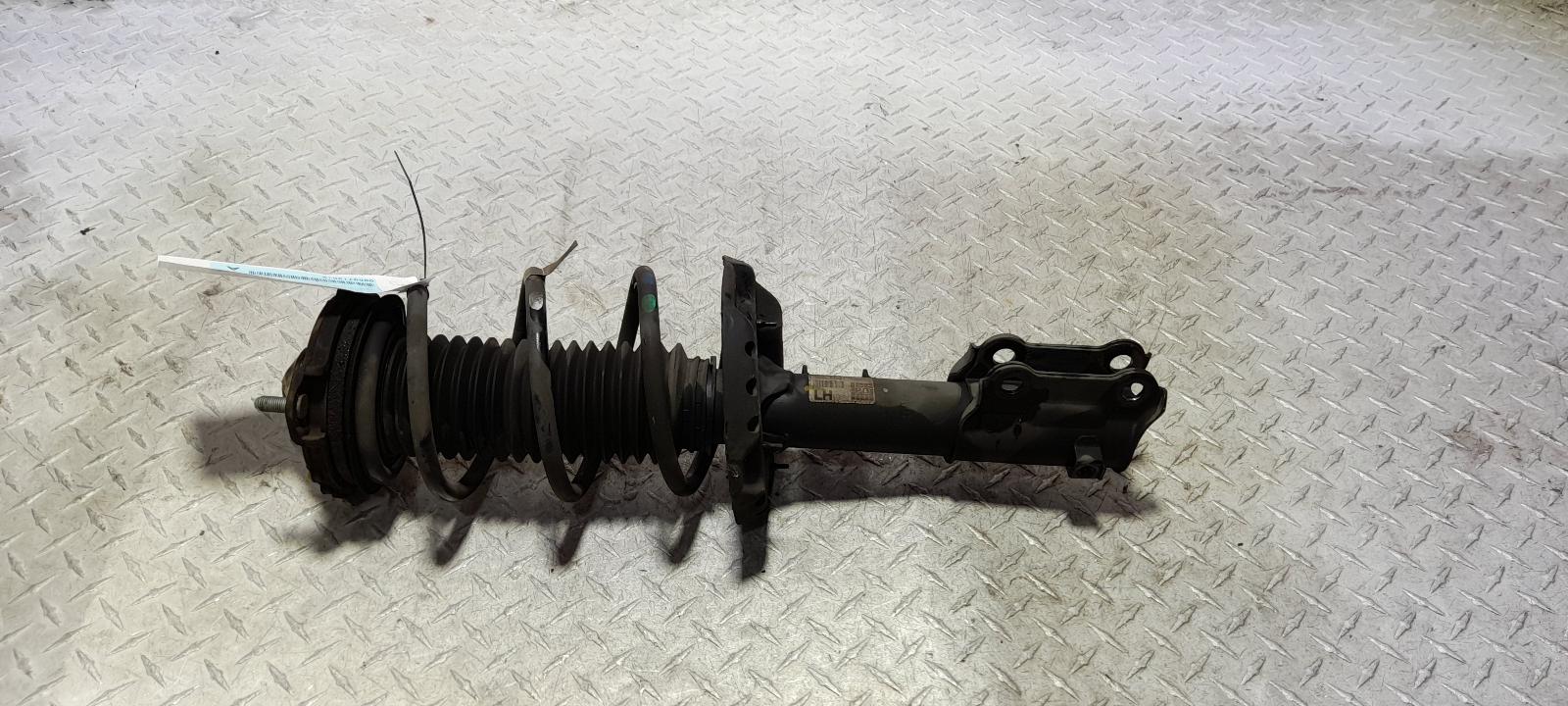 View Auto part Left Front Strut Hyundai I30 2019