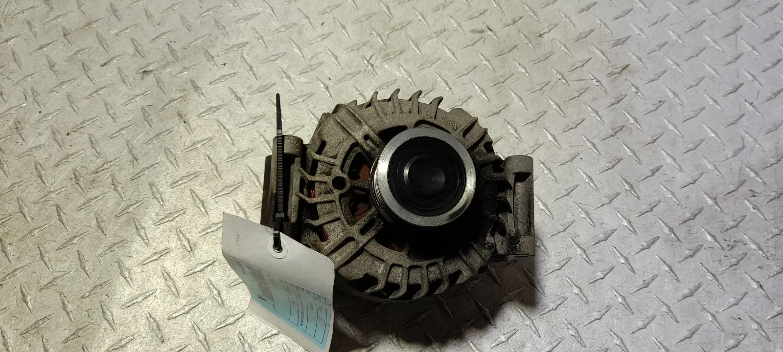 View Auto part Alternator Volkswagen Passat 2012
