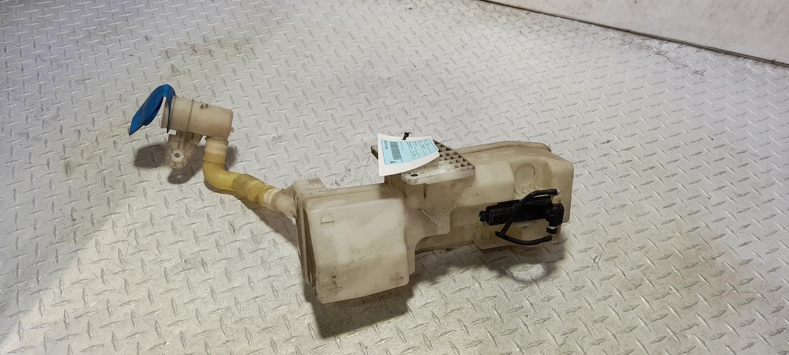 View Auto part Washer Bottle Volkswagen Caddy 2016