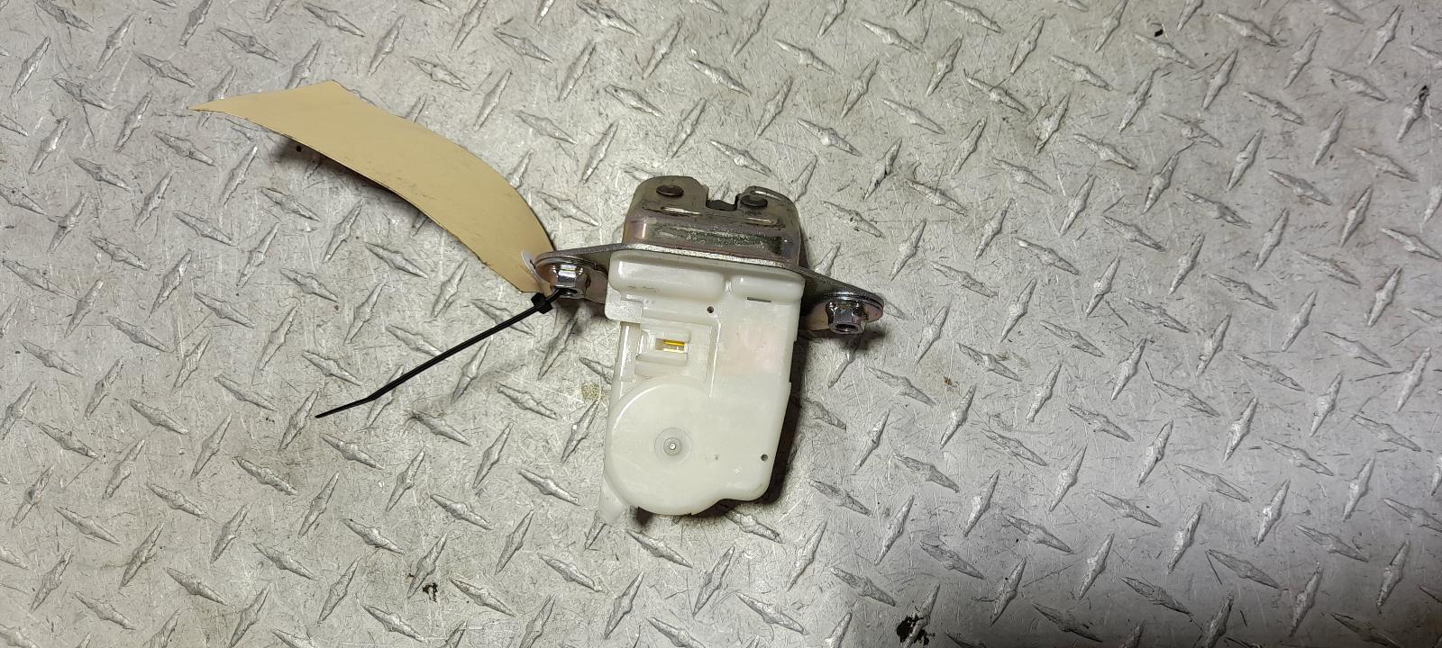 View Auto part Door/Boot/Gate Lock Subaru Xv 2013