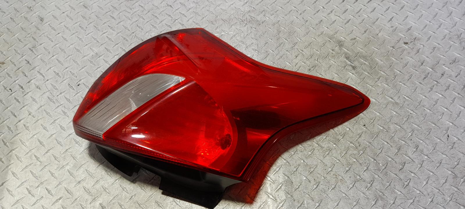 View Auto part Left Taillight Ford Focus 2013