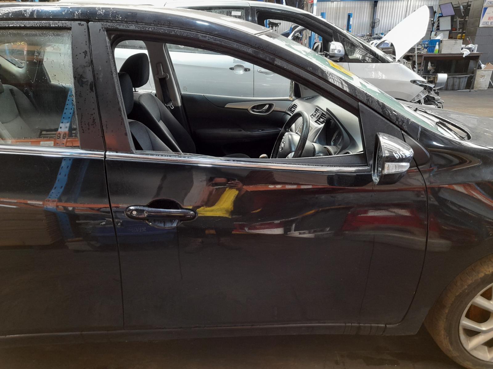 View Auto part Right Front Door Nissan Pulsar 2013