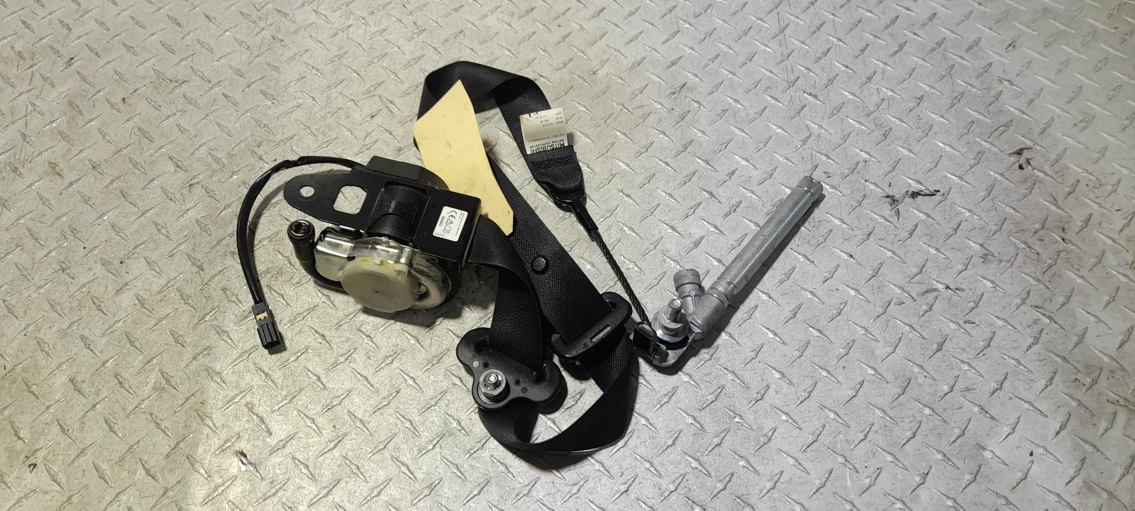 View Auto part Seatbelt/Stalk Mitsubishi Mirage 2014