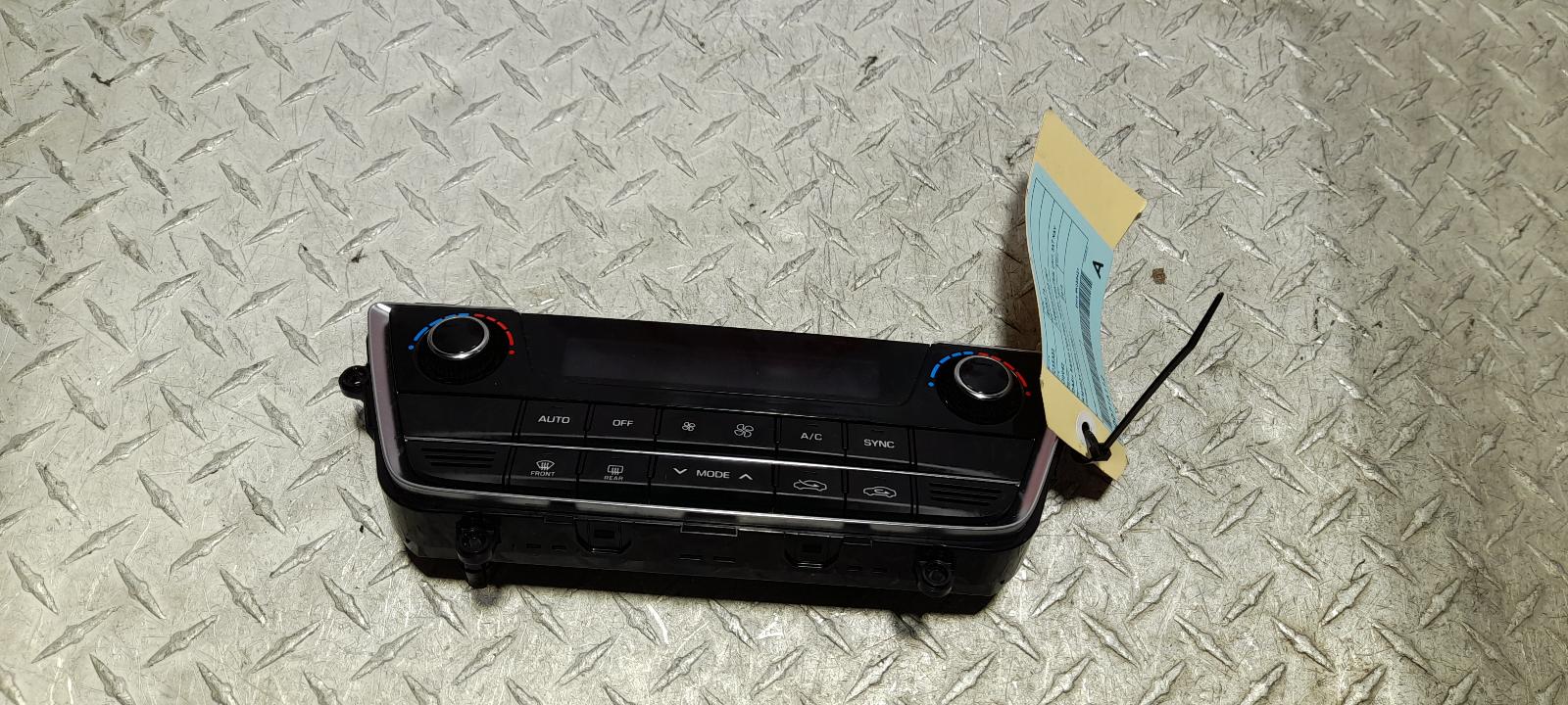 View Auto part Radio/Cd/Dvd/Sat/Tv Hyundai Sonata 2015