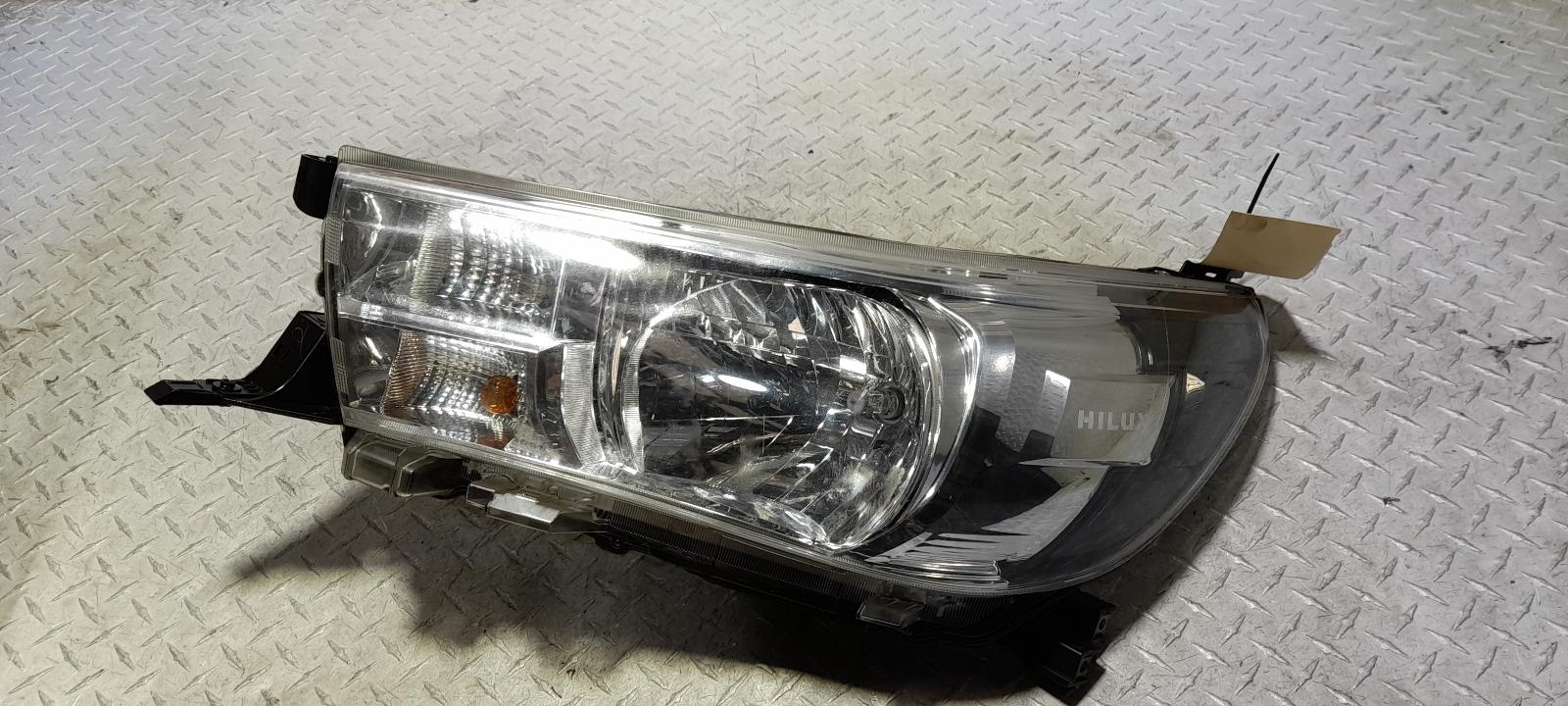 View Auto part Left Headlamp Toyota Hilux 2021