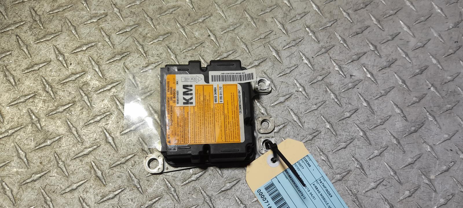 View Auto part Airbag Module/Sensor Nissan Pathfinder 2014
