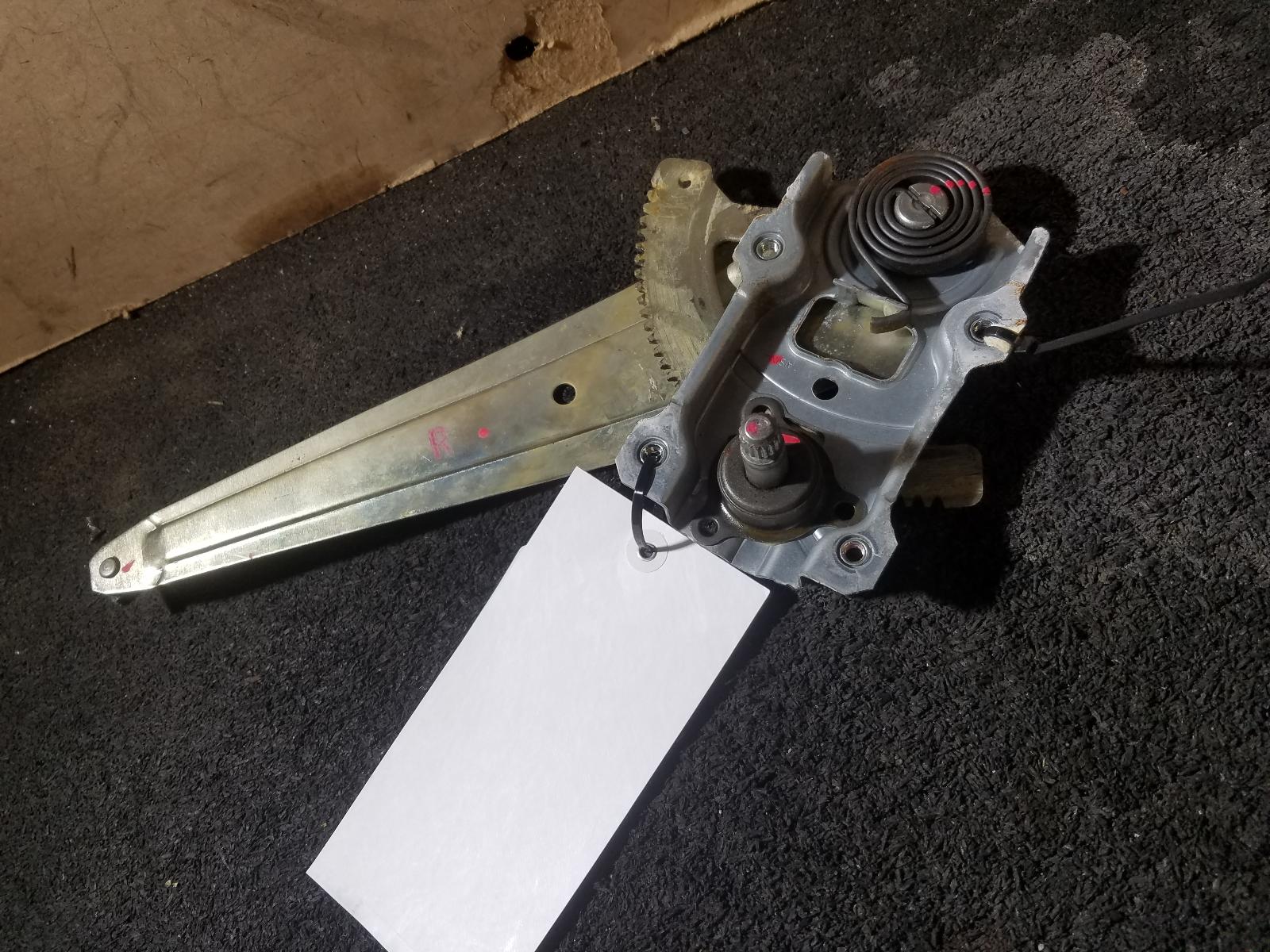 View Auto part Right Rear Wnd Reg/Motor Suzuki Apv 2016