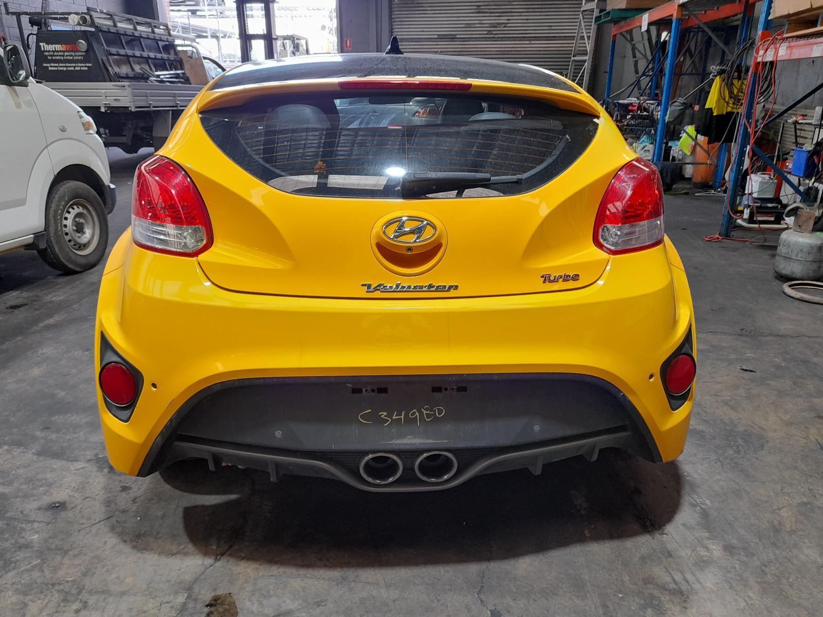 View Auto part Rear/Tailgate Glass Hyundai Veloster 2015