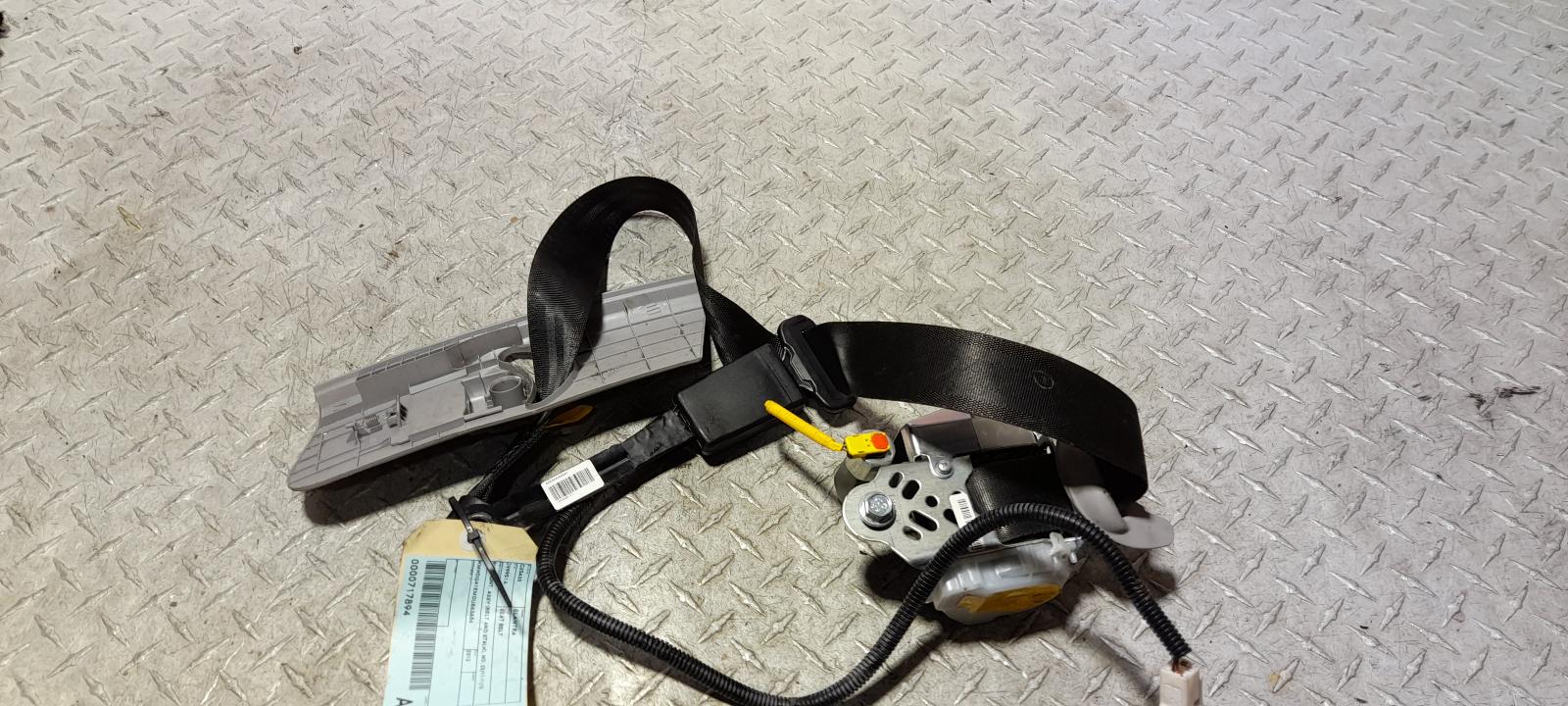 View Auto part Seatbelt/Stalk Hyundai Elantra 2013