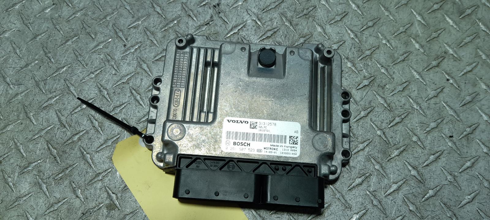 View Auto part Ecu Volvo S60/v60 2014