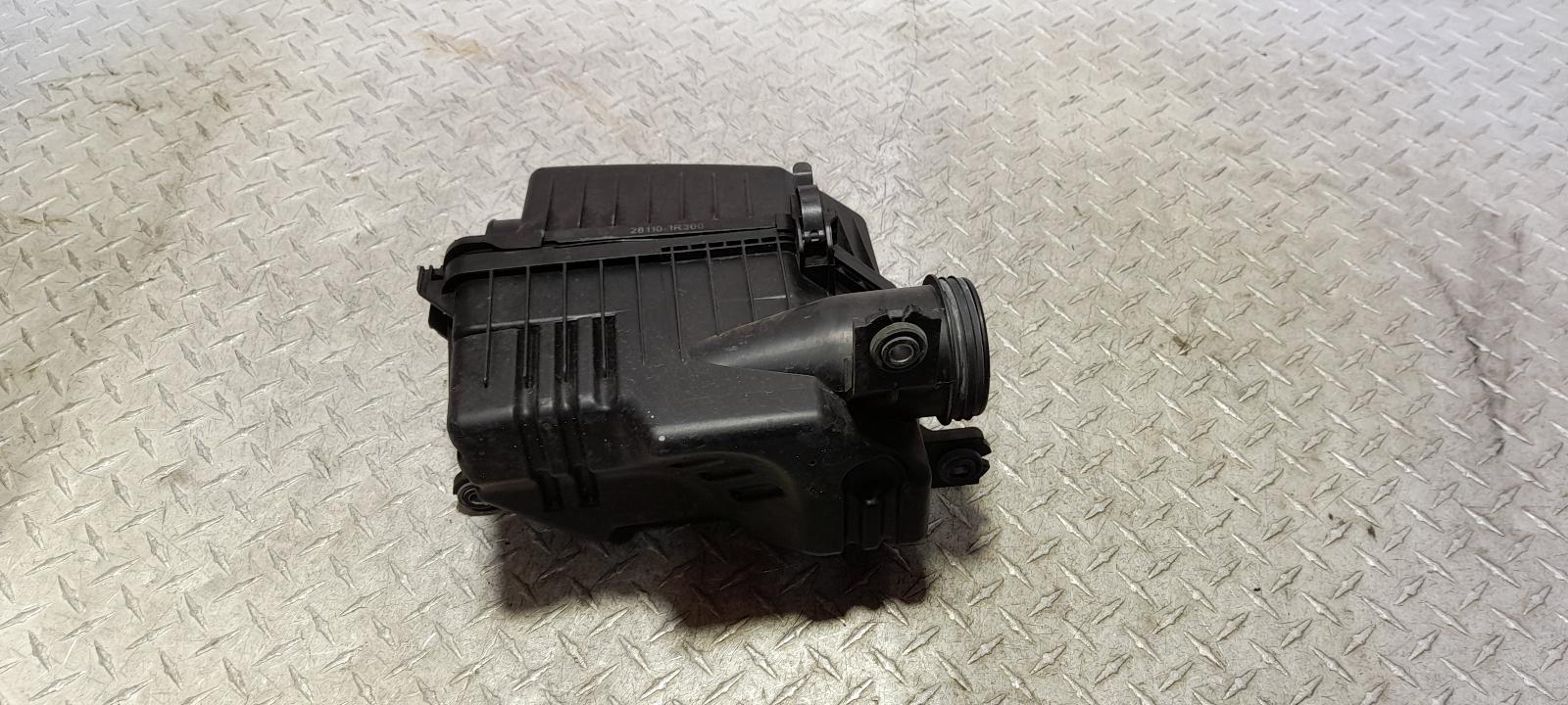 View Auto part Air Cleaner/Box Hyundai Accent 2017