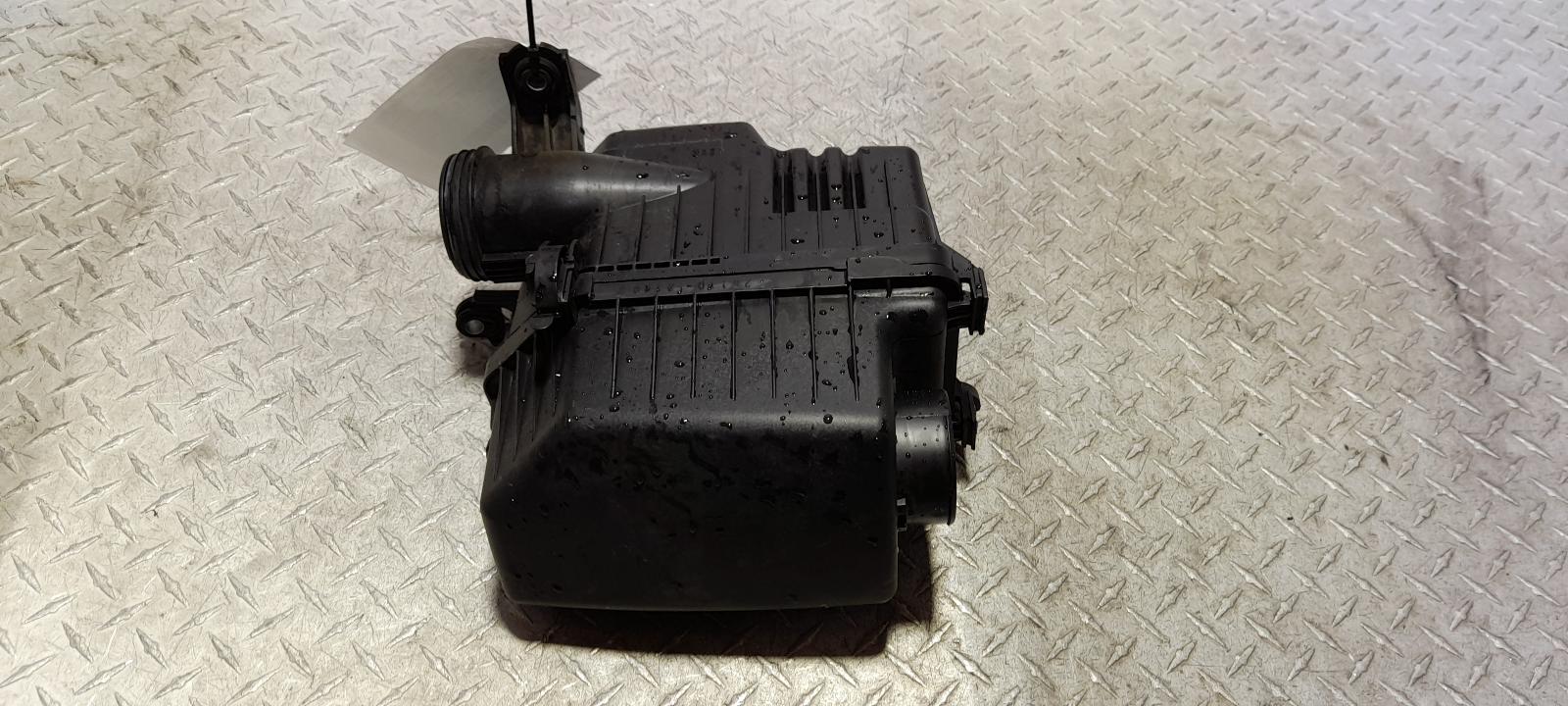 View Auto part Air Cleaner/Box Hyundai Veloster 2014