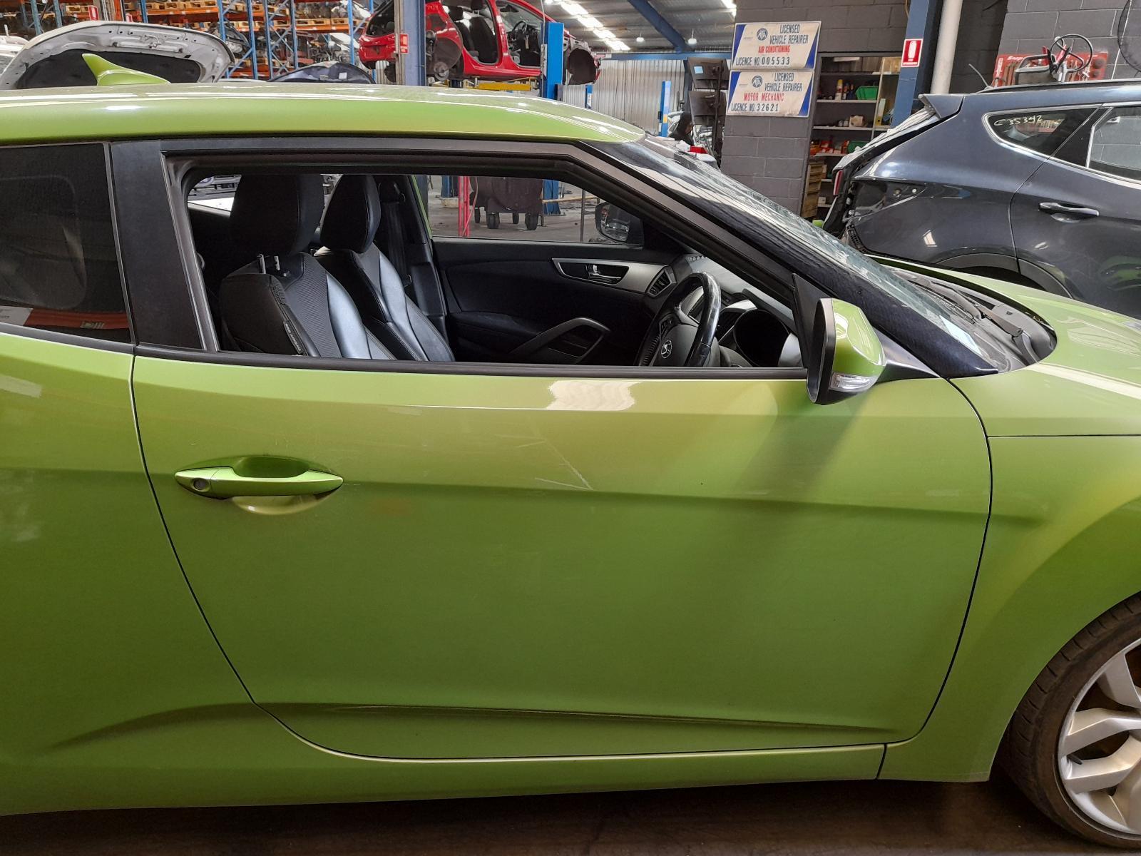 View Auto part Right Front Door Window Hyundai Veloster 2014