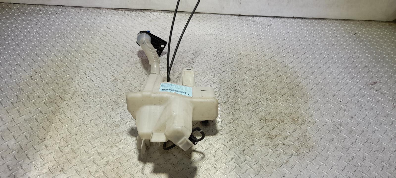 View Auto part Washer Bottle Mazda Cx5 2015