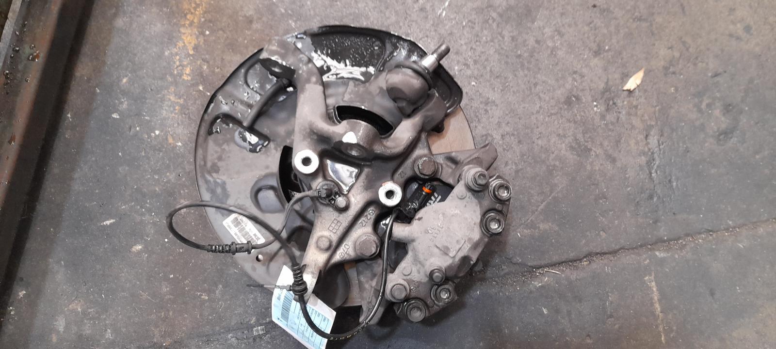 View Auto part Left Front Hub Assembly Mercedes E Class 2014