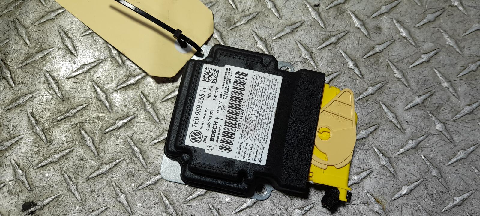 View Auto part Airbag Module/Sensor Volkswagen Transporter 2017