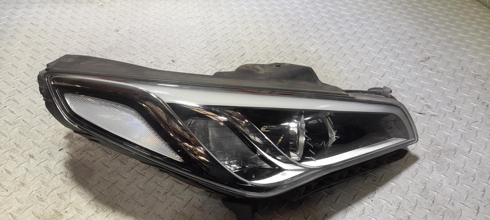 View Auto part Right Headlamp Hyundai Sonata 2017