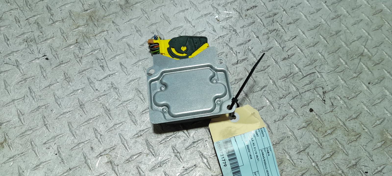 View Auto part Airbag Module/Sensor Skoda Fabia 2015