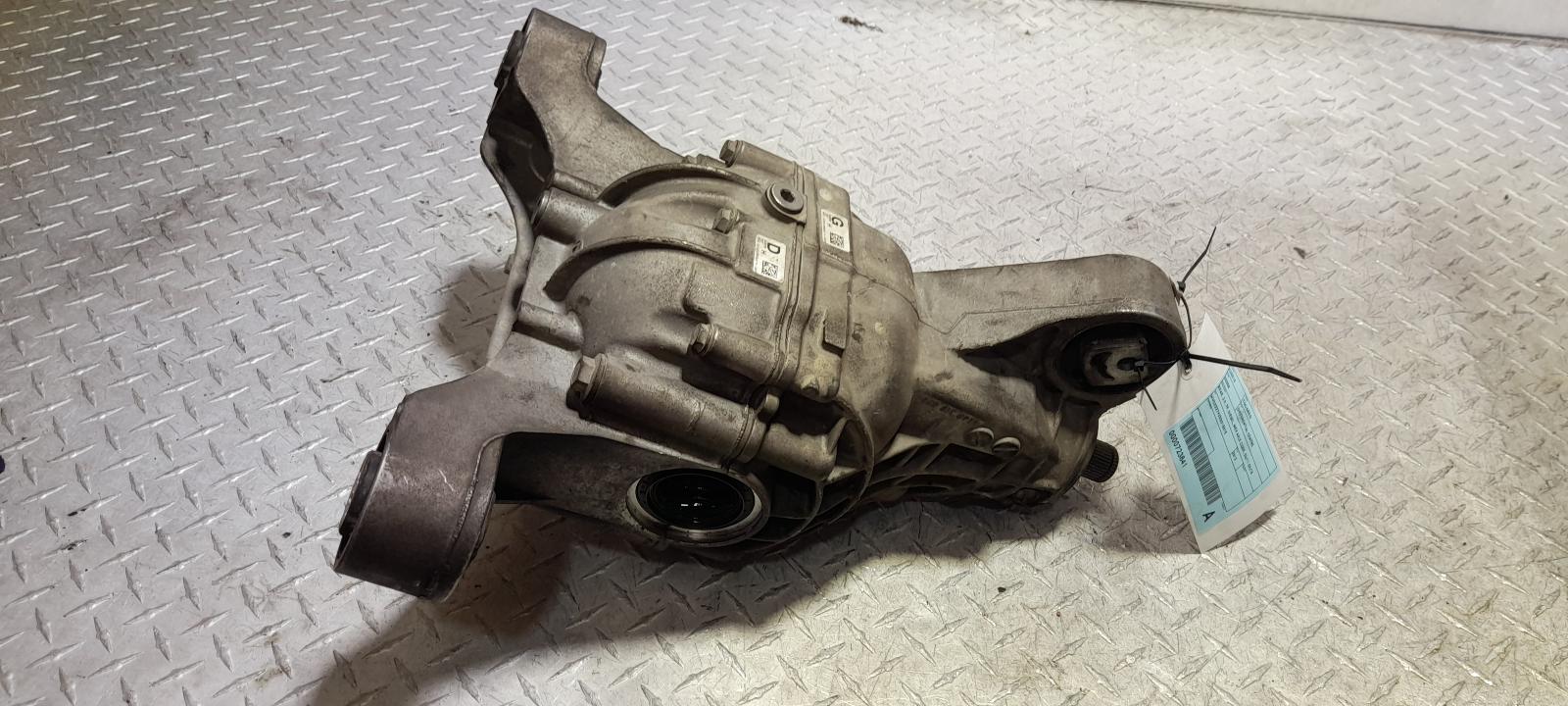 View Auto part Differential Centre Volkswagen Touareg 2013