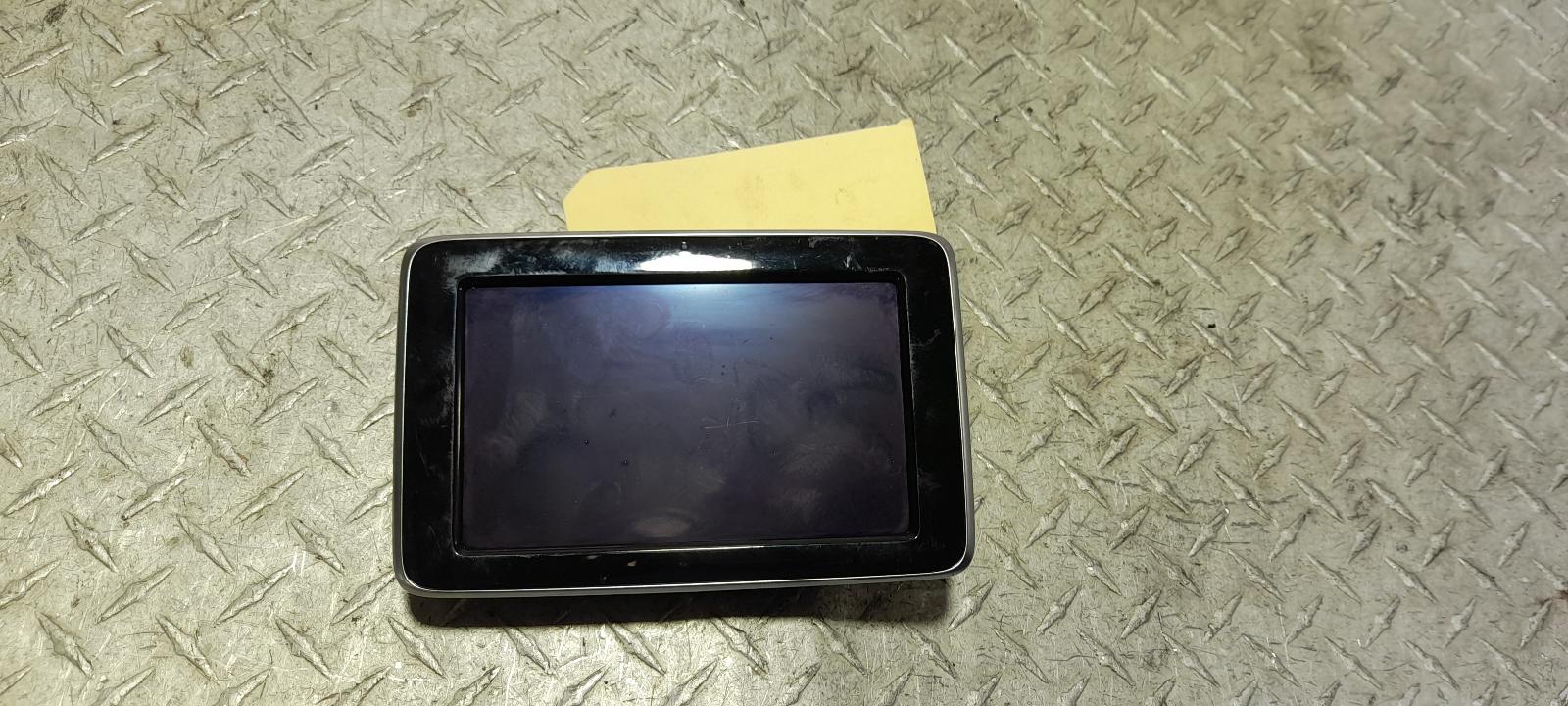 View Auto part Radio/Cd/Dvd/Sat/Tv Mercedes A Class 2015