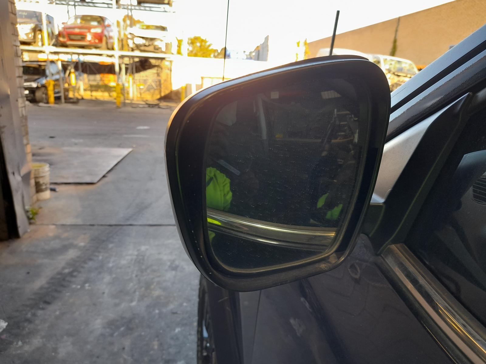 View Auto part Left Door Mirror Nissan Navara 2018