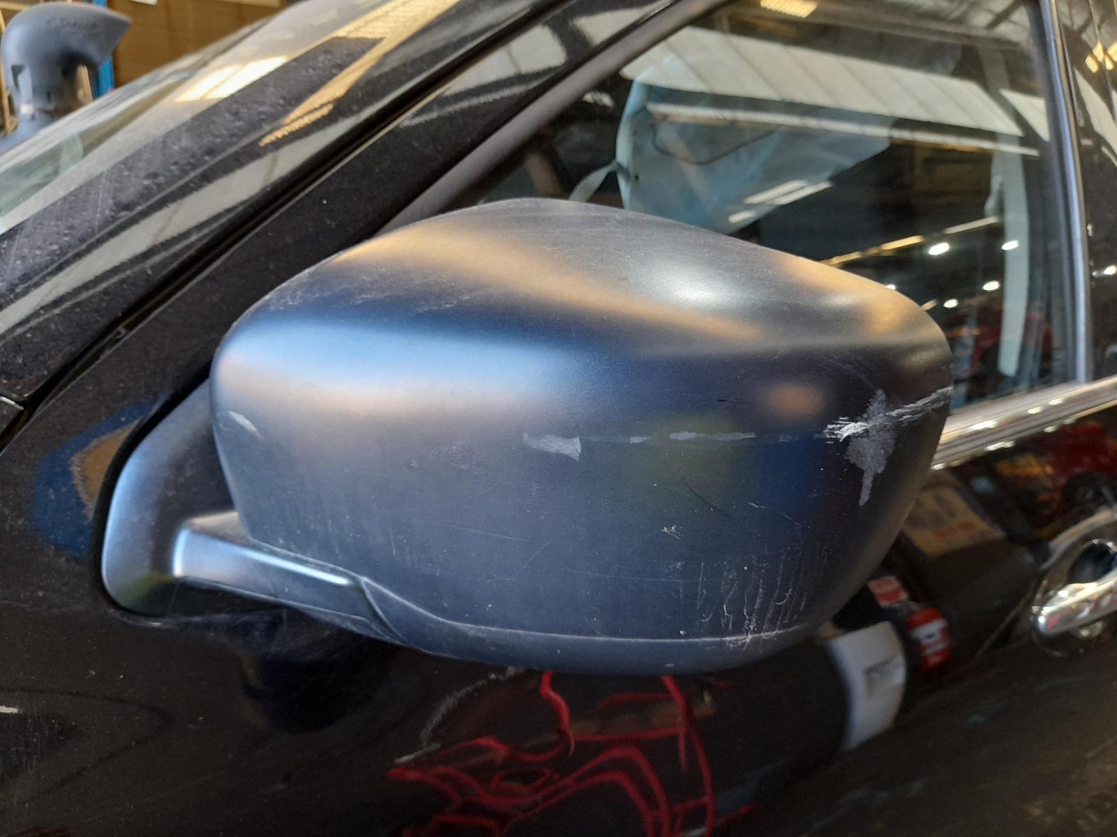View Auto part Left Door Mirror Nissan Navara 2018