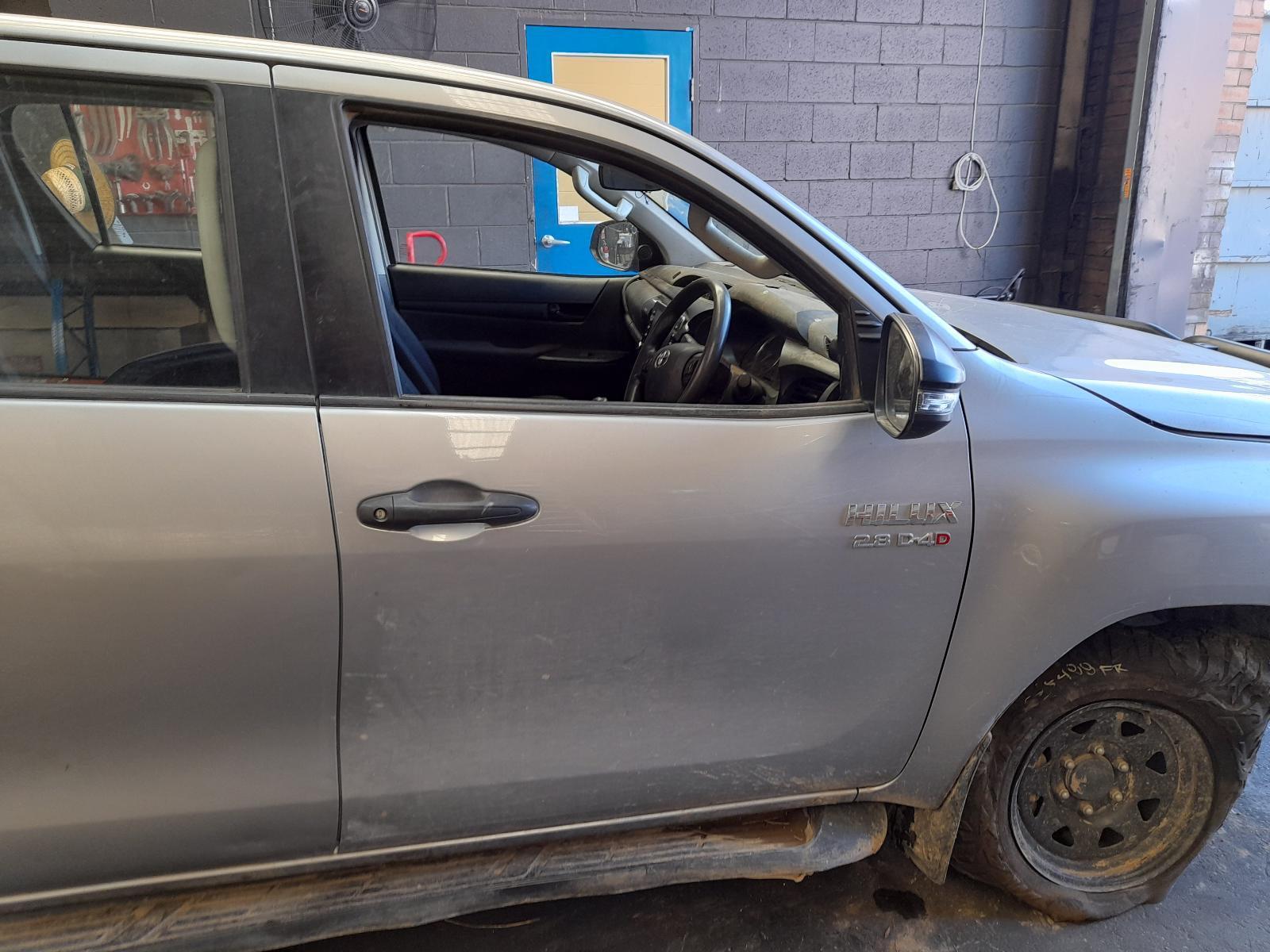 View Auto part Right Front Window Reg/Motor Toyota Hilux 2021