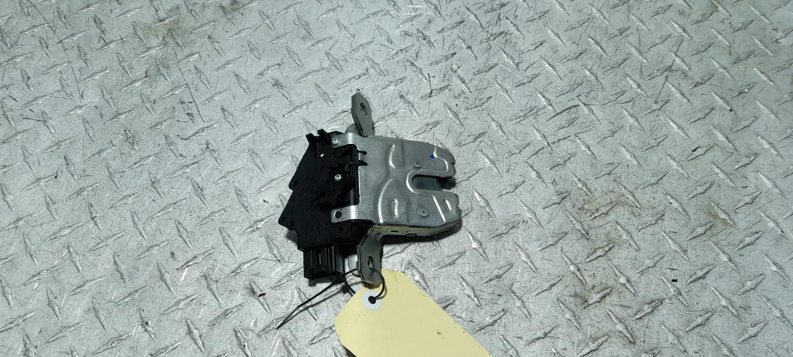 View Auto part Door/Boot/Gate Lock Mg Zs 2021