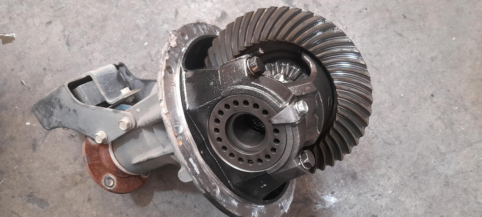 View Auto part Differential Centre Mitsubishi Triton 2019