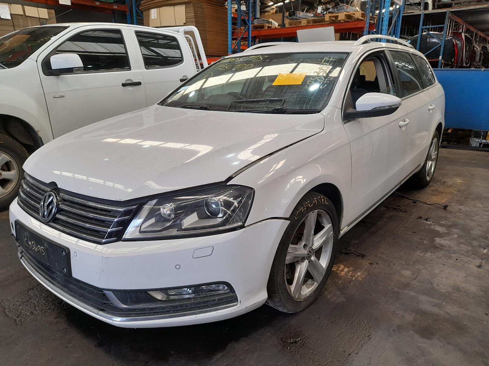 View Auto part Trans/Gearbox Volkswagen Passat 2014