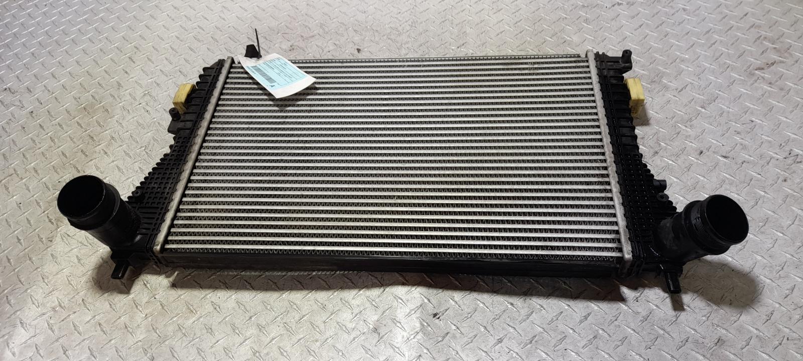 View Auto part Intercooler Volkswagen Passat 2014