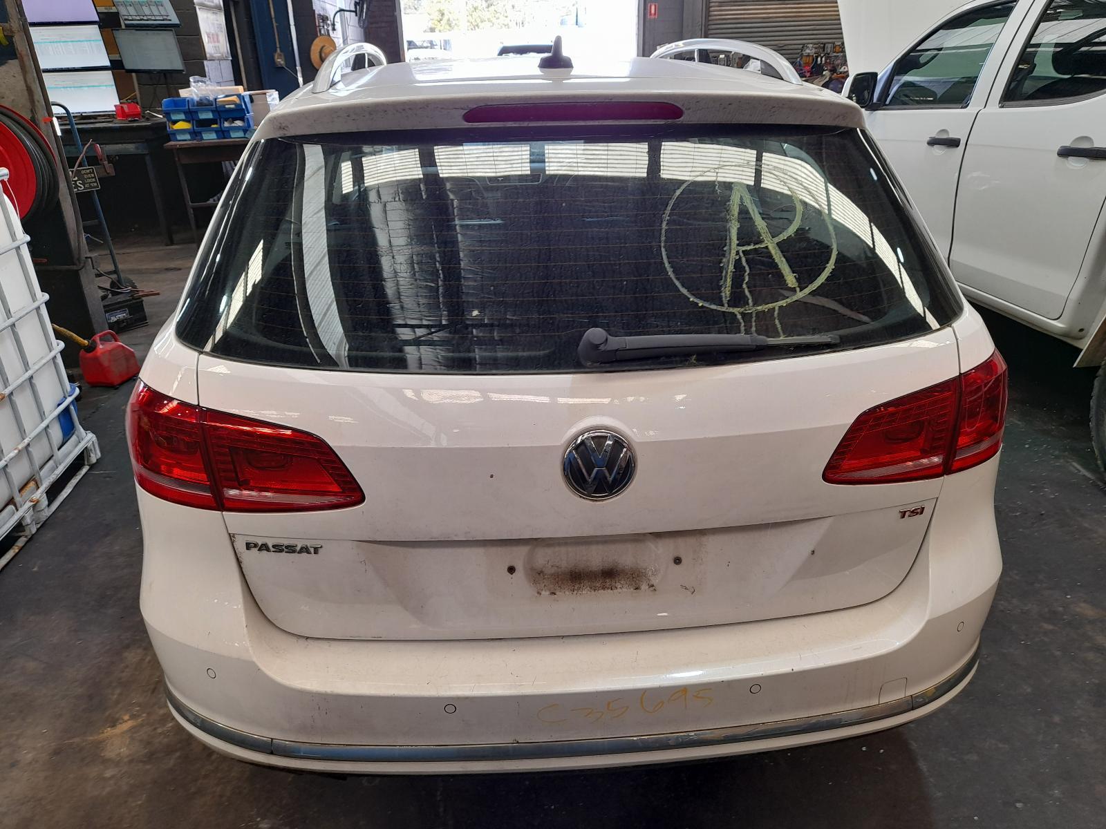 View Auto part Bootlid/Tailgate Volkswagen Passat 2014