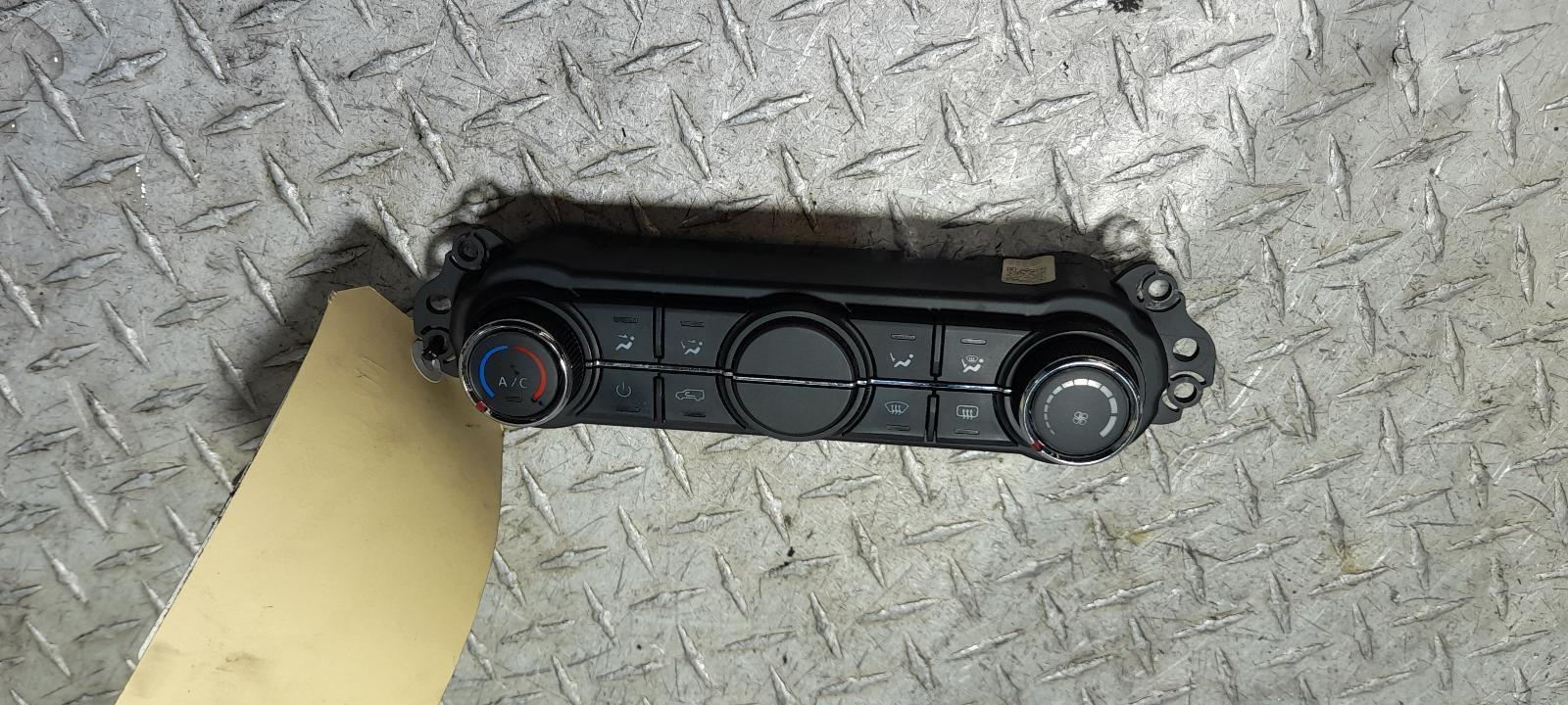View Auto part Heater/Ac Controls Ldv Deliver 9 2021