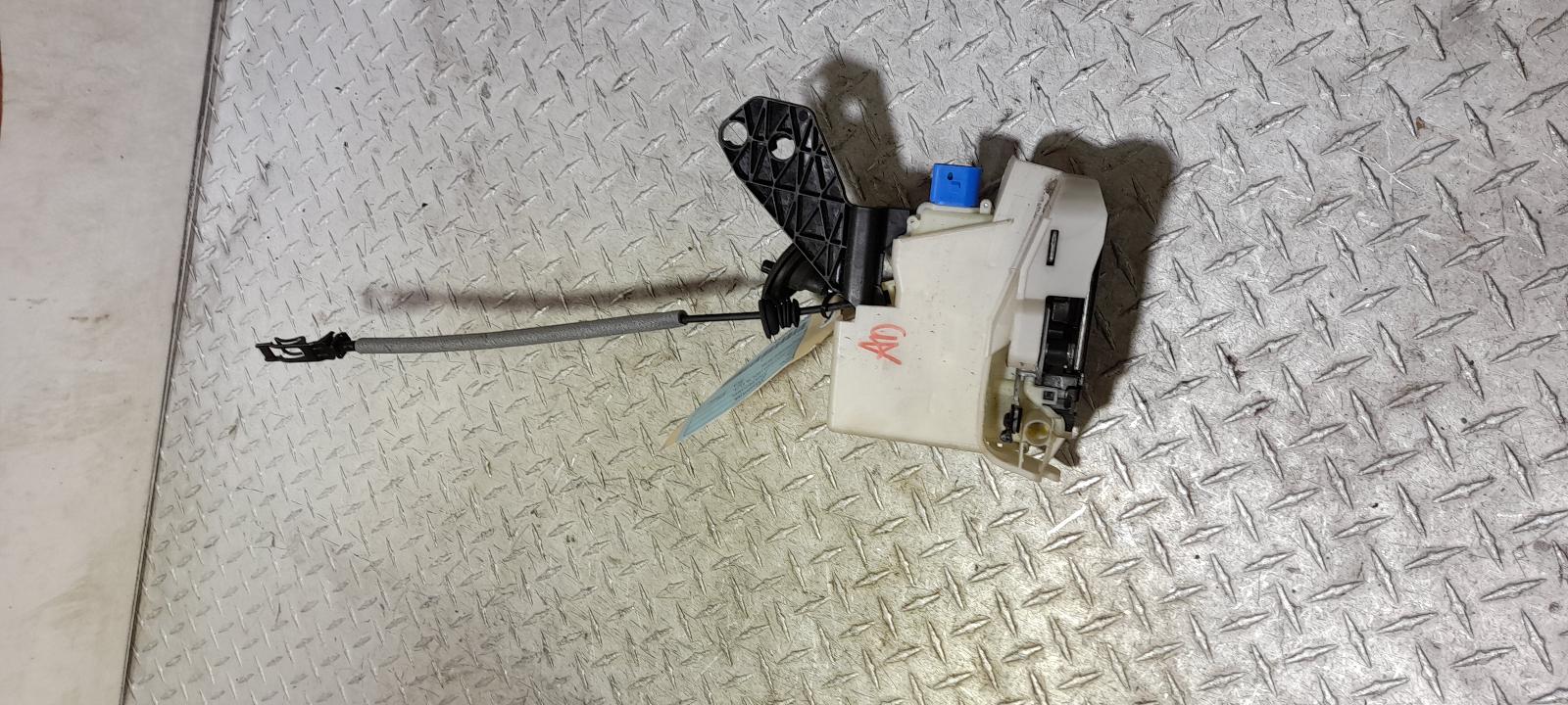 View Auto part Door/Boot/Gate Lock Volkswagen Transporter 2018