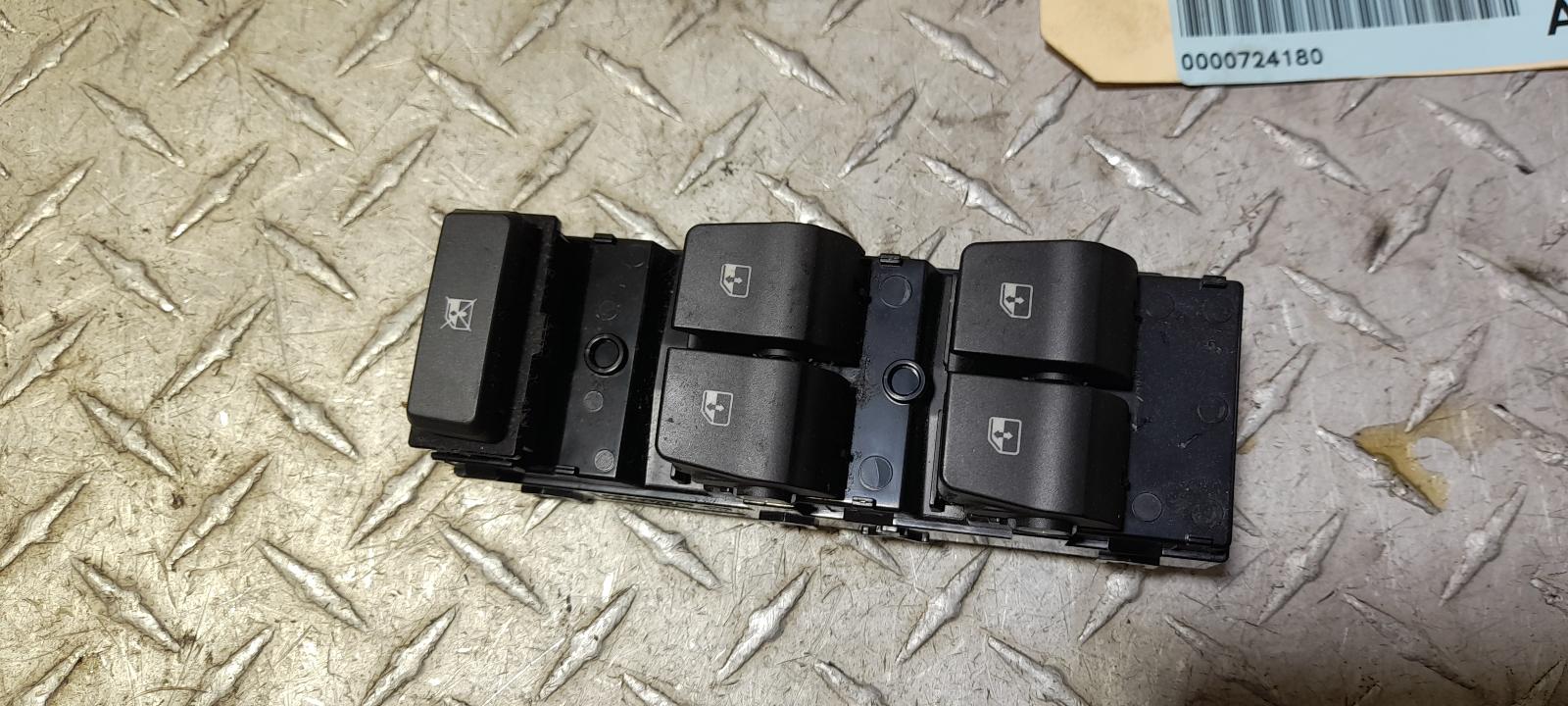 View Auto part Pwr Dr Wind Switch Hyundai I30 2018